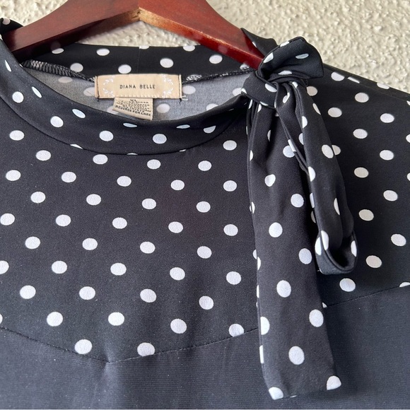 DIANA BELLE short sleeve top black and white polka dots with tie on the side - Picture 3 of 6